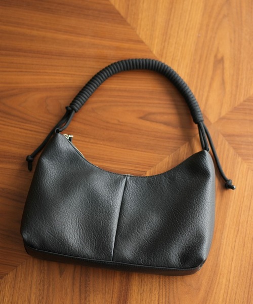 LURAKU(ルラク)の「【LURAKU】 Rope Handle Mini Shoulder Bag / ロープハンドルミニショルダーバッグ(ハンドバッグ・メンズ・ブラック・FREE)」の6枚目の写真