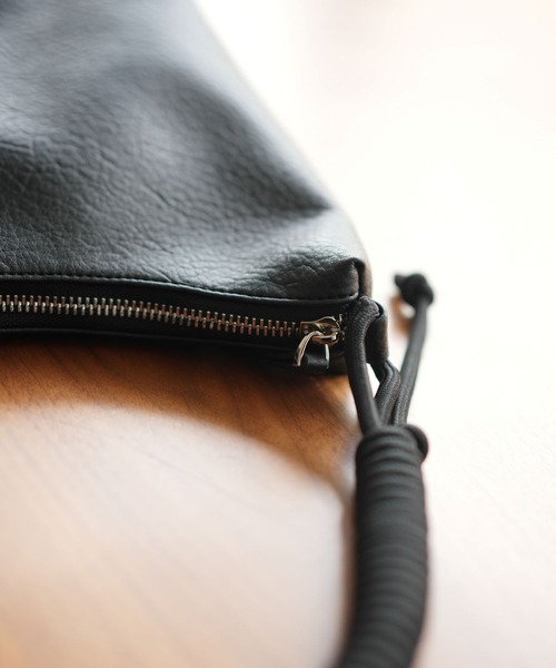 LURAKU(ルラク)の「【LURAKU】 Rope Handle Mini Shoulder Bag / ロープハンドルミニショルダーバッグ(ハンドバッグ・メンズ・ブラック・FREE)」の9枚目の写真