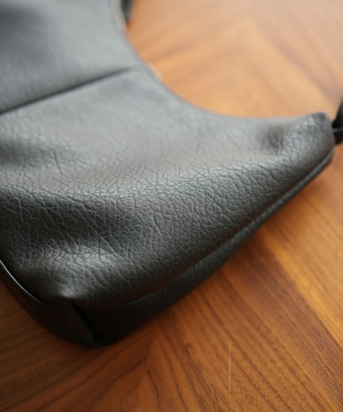 LURAKU(ルラク)の「【LURAKU】 Rope Handle Mini Shoulder Bag / ロープハンドルミニショルダーバッグ(ハンドバッグ・メンズ・ブラック・FREE)」の10枚目の写真