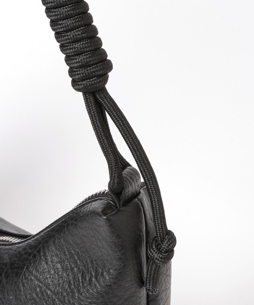 LURAKU(ルラク)の「【LURAKU】 Rope Handle Mini Shoulder Bag / ロープハンドルミニショルダーバッグ(ハンドバッグ・メンズ・ブラック・FREE)」の15枚目の写真