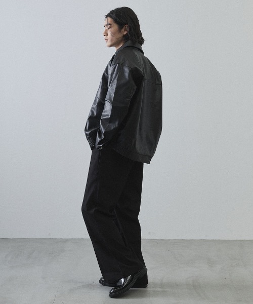 Shoowtime(ショウタイム)の「Vintage-Inspired Faux Leather Oversized Zip-Up Blouson / ヴィンテージライク合成皮革オーバーサイズジップアップブルゾン(ブルゾン・メンズ・ブラック系その他/ブラウン系その他・X-LARGE/LARGE/MEDIUM)」の19枚目の写真