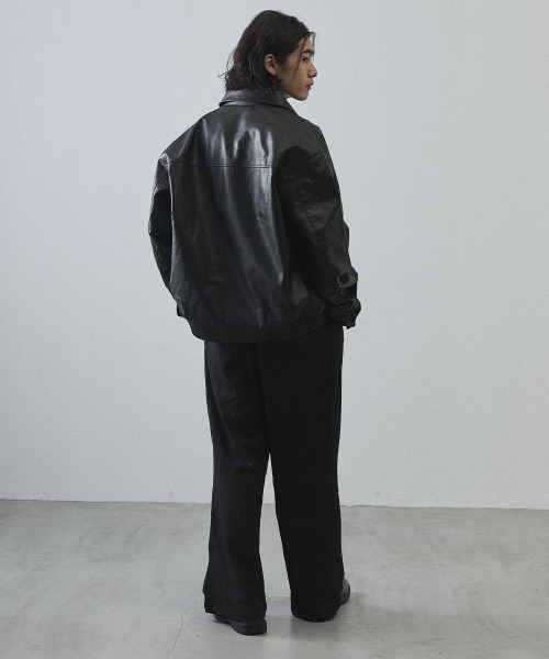 Shoowtime(ショウタイム)の「Vintage-Inspired Faux Leather Oversized Zip-Up Blouson / ヴィンテージライク合成皮革オーバーサイズジップアップブルゾン(ブルゾン・メンズ・ブラック系その他/ブラウン系その他・X-LARGE/LARGE/MEDIUM)」の8枚目の写真