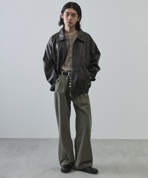 Shoowtime(ショウタイム)の「Vintage-Inspired Faux Leather Oversized Zip-Up Blouson / ヴィンテージライク合成皮革オーバーサイズジップアップブルゾン(ブルゾン・メンズ・ブラック系その他/ブラウン系その他・X-LARGE/LARGE/MEDIUM)」の4枚目の写真