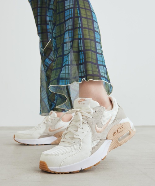 NIKE(ナイキ)の「ナイキ エア マックス エクシー ウィメンズシューズ / Nike Air Max Excee Women's Shoes CD5432-154 Sail(スニーカー・レディース・クリーム・23.5/22.5/22/24/26/25.5/25/24.5/23)」の1枚目の写真