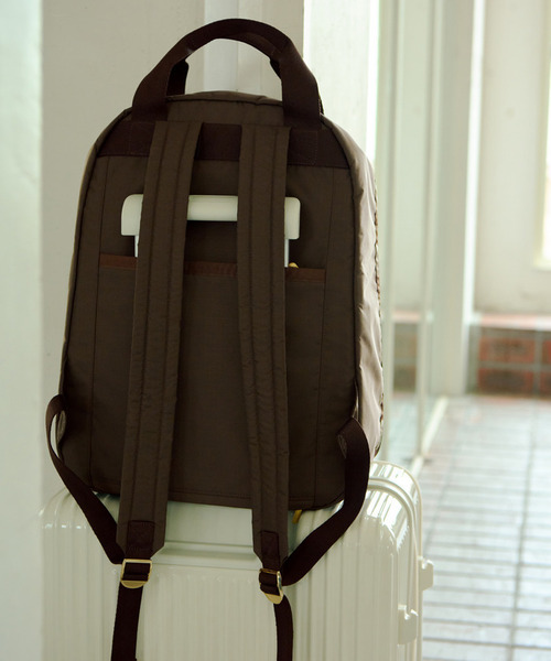 LeSportsac(レスポートサック)の「ON JOURNEY BACKPACK アーバンアンバー(バックパック/リュック・レディース・ブラウン・FREE)」の5枚目の写真