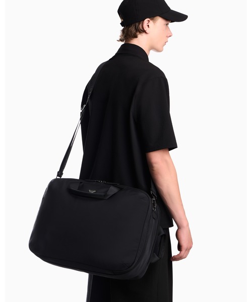 EMPORIO ARMANI(エンポリオアルマーニ)の「<オンライン限定>【エンポリオ アルマーニ】大容量 バックパック メッシュディテール イーグルロゴ(バックパック/リュック・メンズ・ブラック・FREE)」の5枚目の写真
