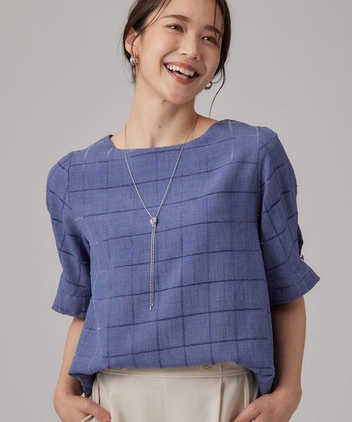 SHOO・LA・RUE(シューラルー)の「【セットアップ可/S-LL】夏でも感じられる秋気分 モールチェックタックスリーブ ブラウス(シャツ/ブラウス・レディース・ボルドー/ブルー/ブラック/ベージュ/ブラウン系その他・01/02/03/04)」の4枚目の写真