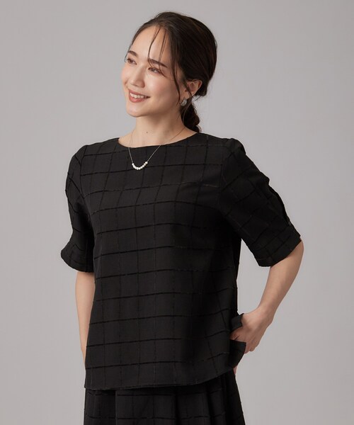 SHOO・LA・RUE(シューラルー)の「【セットアップ可/S-LL】夏でも感じられる秋気分 モールチェックタックスリーブ ブラウス(シャツ/ブラウス・レディース・ボルドー/ブルー/ブラック/ベージュ/ブラウン系その他・01/02/03/04)」の6枚目の写真