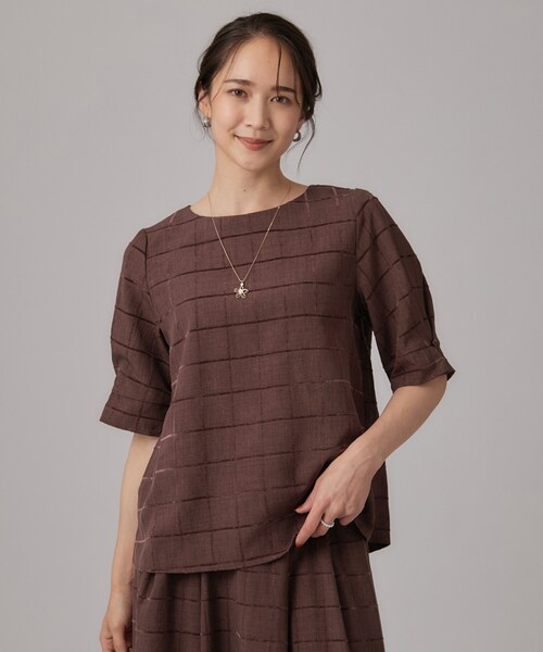 SHOO・LA・RUE(シューラルー)の「【セットアップ可/S-LL】夏でも感じられる秋気分 モールチェックタックスリーブ ブラウス(シャツ/ブラウス・レディース・ボルドー/ブルー/ブラック/ベージュ/ブラウン系その他・01/02/03/04)」の13枚目の写真