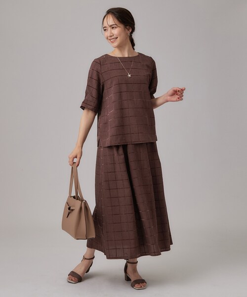 SHOO・LA・RUE(シューラルー)の「【セットアップ可/S-LL】夏でも感じられる秋気分 モールチェックタックスリーブ ブラウス(シャツ/ブラウス・レディース・ボルドー/ブルー/ブラック/ベージュ/ブラウン系その他・01/02/03/04)」の17枚目の写真