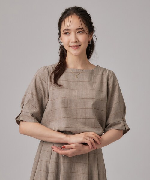 SHOO・LA・RUE(シューラルー)の「【セットアップ可/S-LL】夏でも感じられる秋気分 モールチェックタックスリーブ ブラウス(シャツ/ブラウス・レディース・ボルドー/ブルー/ブラック/ベージュ/ブラウン系その他・01/02/03/04)」の20枚目の写真
