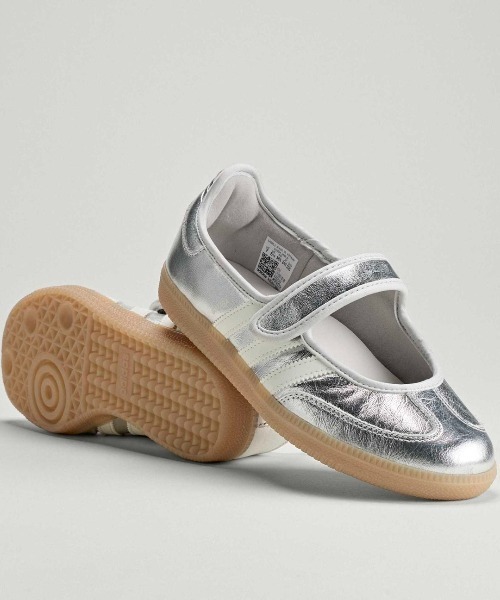 adidas(アディダス)の「SAMBA JANE W KK2502(スニーカー・レディース・シルバー・22.5cm/23.5cm/24.5cm/25.5cm/23.0cm/24.0cm/25.0cm/26.0cm/22.0cm)」の4枚目の写真