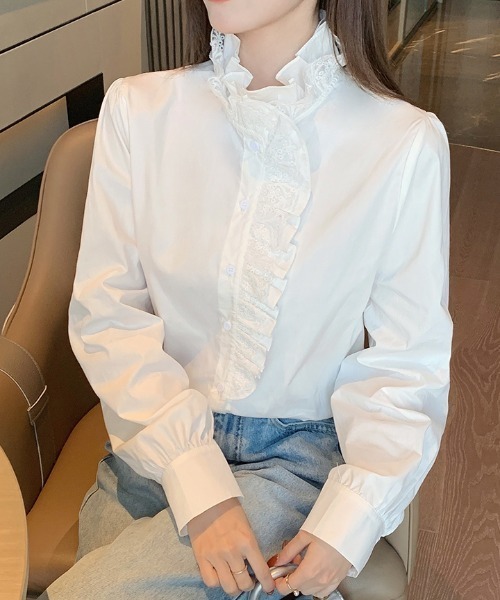 AMAJI(アマジ)の「スタンドカラー 切替デザイン コットン 長袖シャツ(シャツ/ブラウス・レディース・ホワイト・SMALL/MEDIUM/LARGE/X-LARGE)」の1枚目の写真
