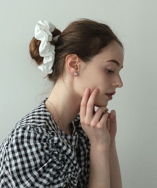 at.(アット)の「【at.】プティスターピアス(ピアス(両耳用)・レディース・シルバー/ゴールド・ONE SIZE)」の6枚目の写真