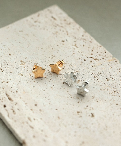 at.(アット)の「【at.】プティスターピアス(ピアス(両耳用)・レディース・シルバー/ゴールド・ONE SIZE)」の9枚目の写真