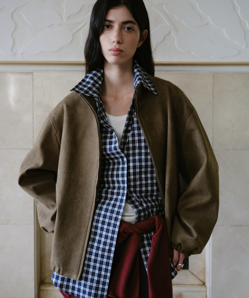 EN OR（エンオール）の「HIGH NECK SUEDE BLOUSON - KHAKI（ライダースジャケット・レディース・その他・FREE）」の2枚目の写真