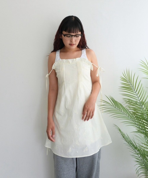 BLOOMING CHARM(ブルーミングチャーム)の「Cotton lace Ribbon Mini One-piece(ワンピース・レディース・オフホワイト/ブラック・FREE)」の1枚目の写真