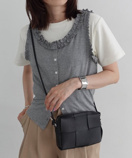 DISCOAT(ディスコート)の「【必需品がしっかり入る◎】メッシュ編みシュリンクショルダーバッグ(ショルダーバッグ・レディース・ブラック/キャメル/ボルドー/アイボリー/シルバー/ダークブラウン・FREE)」の14枚目の写真