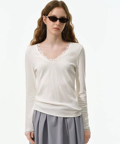 Fano Studios(ファノ ストゥディオズ)の「レースディテール Vネックトップス FQ26S120【Fano Studios】【2026AW】(Tシャツ/カットソー・レディース・ホワイト・S/M/L)」の6枚目の写真