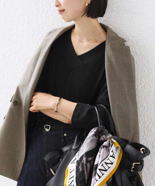 SHIPS(シップス)の「【WEB限定】〈ネックが選べる〉オーガニックコットン バリエーション ネック ロングスリーブ TEE(Tシャツ/カットソー・レディース・ブラック/パープル/ネイビー/ブラウン/オフホワイト/ホワイト系/ブラック系/ブラウン系/ネイビー系/パープル系・ONE SIZE)」の5枚目の写真
