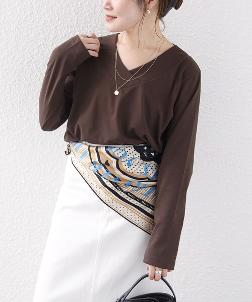 SHIPS(シップス)の「【WEB限定】〈ネックが選べる〉オーガニックコットン バリエーション ネック ロングスリーブ TEE(Tシャツ/カットソー・レディース・ブラック/パープル/ネイビー/ブラウン/オフホワイト/ホワイト系/ブラック系/ブラウン系/ネイビー系/パープル系・ONE SIZE)」の7枚目の写真