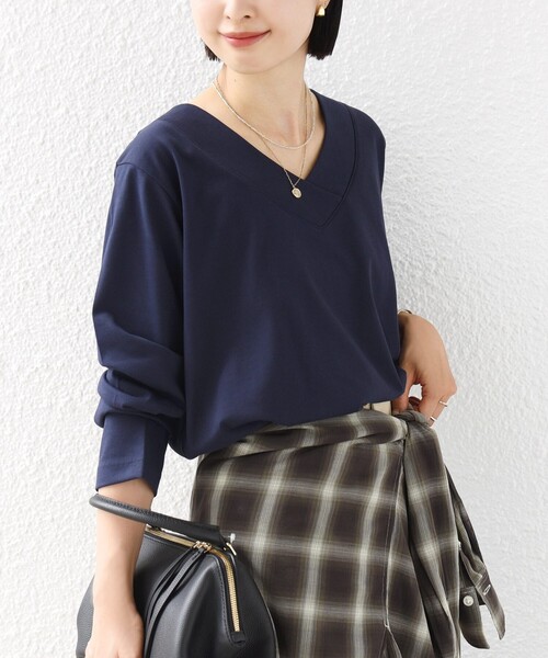 SHIPS(シップス)の「【WEB限定】〈ネックが選べる〉オーガニックコットン バリエーション ネック ロングスリーブ TEE(Tシャツ/カットソー・レディース・ブラック/パープル/ネイビー/ブラウン/オフホワイト/ホワイト系/ブラック系/ブラウン系/ネイビー系/パープル系・ONE SIZE)」の1枚目の写真