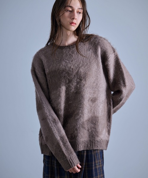 Revo.(レボ)の「Revo. モヘアライク グラデーション シャギーニット / 総柄 ルーズシルエット プルオーバー(ニット/セーター・メンズ・オレンジ/グレー/ブラック・2/1)」の2枚目の写真