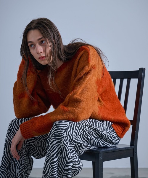 Revo.(レボ)の「Revo. モヘアライク グラデーション シャギーニット / 総柄 ルーズシルエット プルオーバー(ニット/セーター・メンズ・オレンジ/グレー/ブラック・2/1)」の12枚目の写真