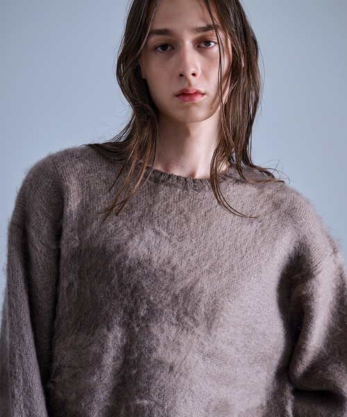 Revo.(レボ)の「Revo. モヘアライク グラデーション シャギーニット / 総柄 ルーズシルエット プルオーバー(ニット/セーター・メンズ・オレンジ/グレー/ブラック・2/1)」の4枚目の写真