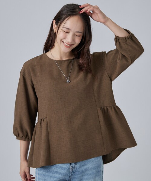 SHOO・LA・RUE(シューラルー)の「【S-LL/洗濯機可/体型カバー】サイドギャザーで後ろも魅せる 7分袖ペプラムブラウス(シャツ/ブラウス・レディース・ブラウン系その他/レンガ/ブルー系7・02/03/04/01)」の11枚目の写真