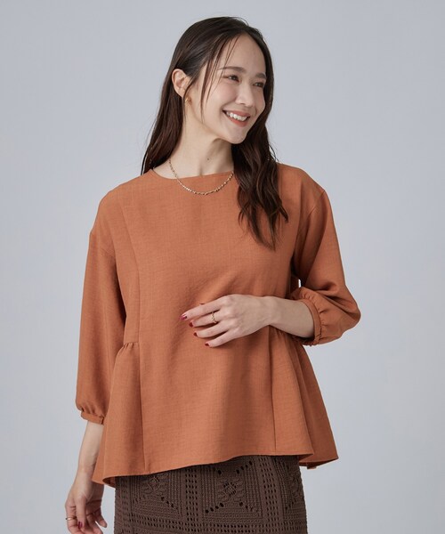 SHOO・LA・RUE(シューラルー)の「【S-LL/洗濯機可/体型カバー】サイドギャザーで後ろも魅せる 7分袖ペプラムブラウス(シャツ/ブラウス・レディース・ブラウン系その他/レンガ/ブルー系7・02/03/04/01)」の15枚目の写真