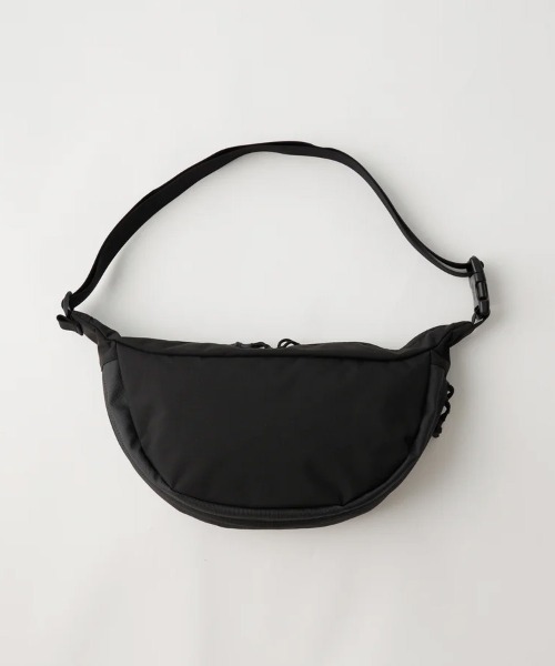 WHITE MOUNTAINEERING(ホワイトマウンテニアリング)の「【White Mountaineering / ホワイトマウンテニアリング】WM×BRIEFING BODY BAG(ショルダーバッグ・メンズ・ブラック・FREE)」の2枚目の写真