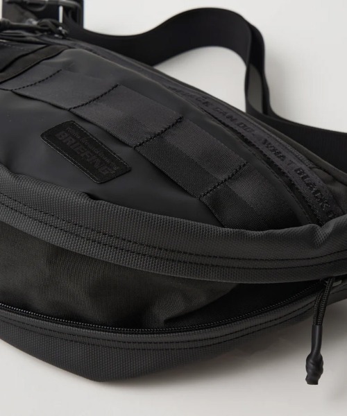 WHITE MOUNTAINEERING(ホワイトマウンテニアリング)の「【White Mountaineering / ホワイトマウンテニアリング】WM×BRIEFING BODY BAG(ショルダーバッグ・メンズ・ブラック・FREE)」の3枚目の写真