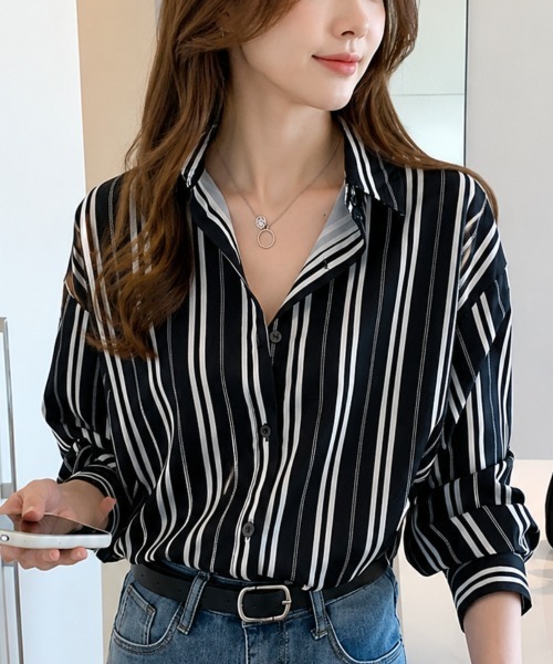 Amulet(アミュレット)の「ストライプ長袖シャツ(シャツ/ブラウス・レディース・ホワイト/ブラック・L/M/S/XL)」の4枚目の写真