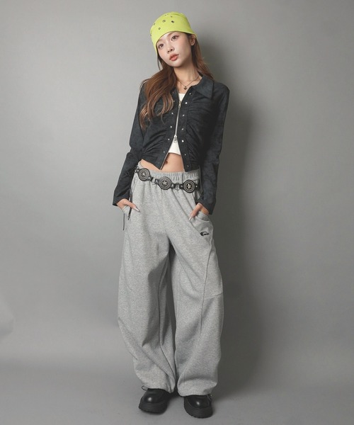 SPINNS(スピンズ)の「ムラ染め風長袖ジップカットソー/スタッズ/ガールズストリート(Tシャツ/カットソー・レディース・グレー/ブラック/オフホワイト・ONESIZE)」の12枚目の写真