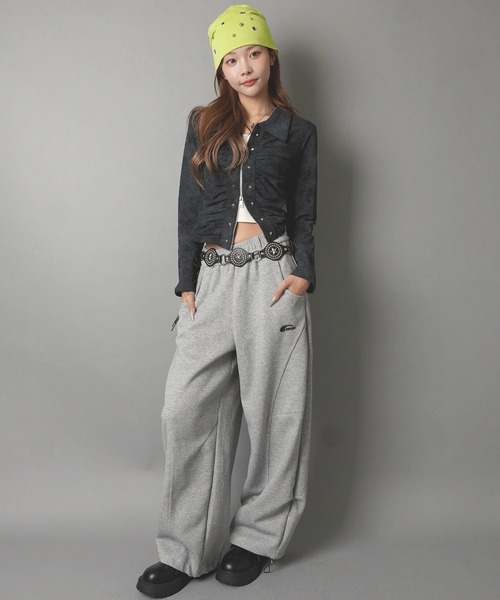 SPINNS(スピンズ)の「ムラ染め風長袖ジップカットソー/スタッズ/ガールズストリート(Tシャツ/カットソー・レディース・グレー/ブラック/オフホワイト・ONESIZE)」の14枚目の写真