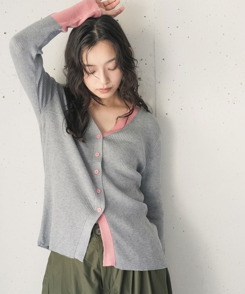 mili an deni(ミリアンデニ)の「Vネック配色ニットカーディガン(カーディガン/ボレロ・レディース・ブラック/ベージュ/ネイビー/ブラウン/グレー・M)」の10枚目の写真