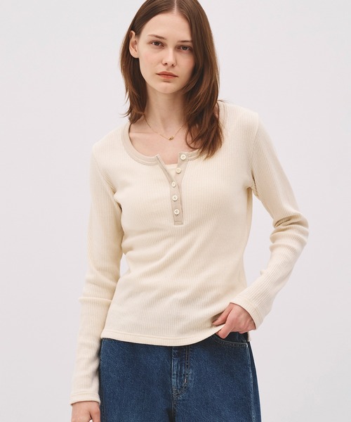 PUBLIC TOKYO(パブリックトウキョウ)の「【26年秋の新作】ロングスリーブヘンリートップ(Tシャツ/カットソー・レディース・アイボリー/ブラック・FREE)」の7枚目の写真