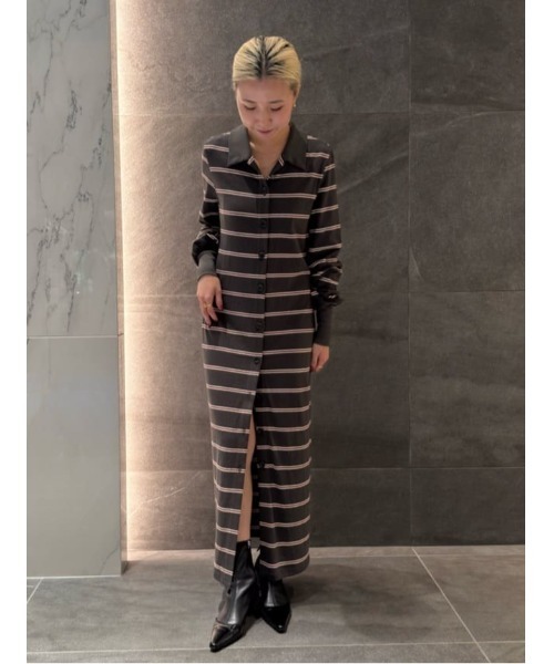 UNUS(ユナス)の「UNUS / Multi Border Polo Maxi Dress(ワンピース・レディース・チャコールアッシュ/キナリ・FREE)」の3枚目の写真
