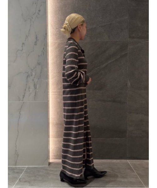 UNUS(ユナス)の「UNUS / Multi Border Polo Maxi Dress(ワンピース・レディース・チャコールアッシュ/キナリ・FREE)」の4枚目の写真