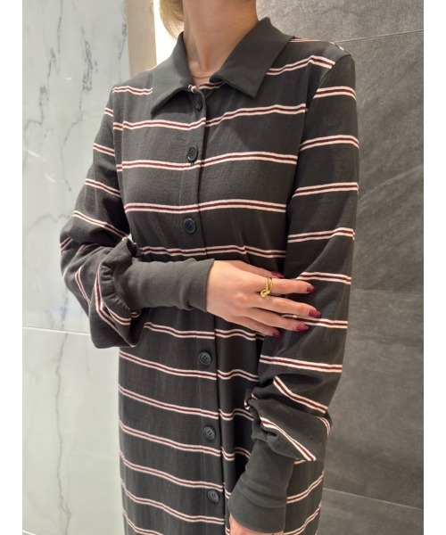 UNUS(ユナス)の「UNUS / Multi Border Polo Maxi Dress(ワンピース・レディース・チャコールアッシュ/キナリ・FREE)」の6枚目の写真
