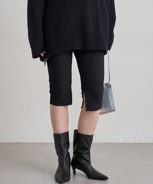 LOUNGEDRESS(ラウンジドレス)の「《ウエストゴム》カットジョーゼットハーフパンツ 秋服(その他パンツ・レディース・ブラック・FREE)」の1枚目の写真