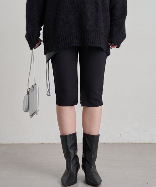LOUNGEDRESS(ラウンジドレス)の「《ウエストゴム》カットジョーゼットハーフパンツ 秋服(その他パンツ・レディース・ブラック・FREE)」の3枚目の写真