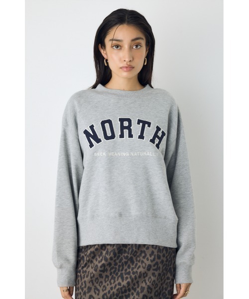 AZUL by moussy(アズールバイマウジー)の「カレッジワッペンロゴ裏毛トップス 秋服 冬服 春服 スウェット トレーナー アメカジ(スウェット・レディース・ネイビー/ボルドー/杢グレー・FREE)」の8枚目の写真
