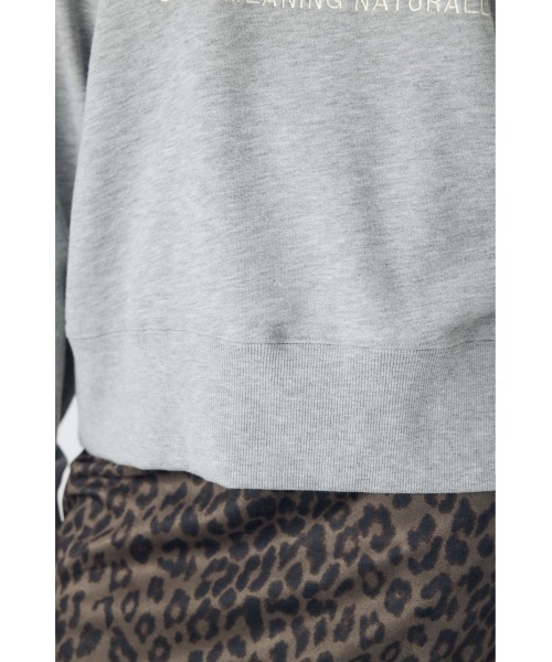 AZUL by moussy(アズールバイマウジー)の「カレッジワッペンロゴ裏毛トップス 秋服 冬服 春服 スウェット トレーナー アメカジ(スウェット・レディース・ネイビー/ボルドー/杢グレー・FREE)」の16枚目の写真