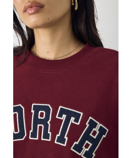 AZUL by moussy(アズールバイマウジー)の「カレッジワッペンロゴ裏毛トップス 秋服 冬服 春服 スウェット トレーナー アメカジ(スウェット・レディース・ネイビー/ボルドー/杢グレー・FREE)」の5枚目の写真