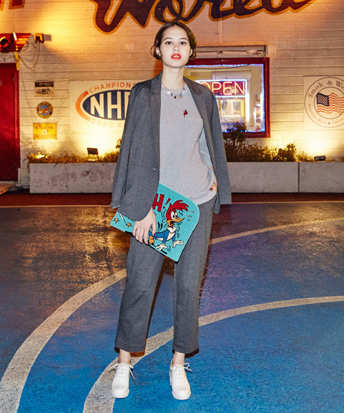 HYSTERIC GLAMOUR（ヒステリックグラマー）の「DEVIL WOMAN刺繍 ポケ付SW（スウェット・レディース・ネイビー/トップグレー/ブラック・FREE）」の6枚目の写真