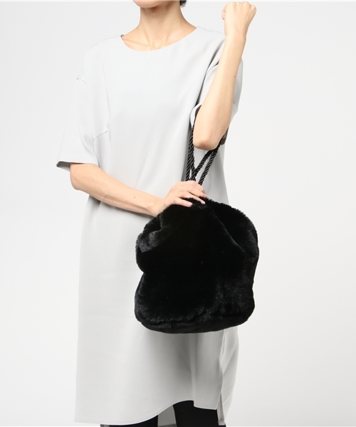 WC（ダブル シー）の「WC/ファー巾着バッグ（ショルダーバッグ・レディース・パープル/サックスブルー/ライトピンク/ブラック・FREE）」の7枚目の写真