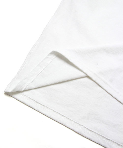 Luv maison（ラブメゾン）の「ショルダーBIGプリント･UネックTシャツ（Tシャツ/カットソー・メンズ・グレー/ホワイト×レッド/ブラック/ホワイト・L/M）」の14枚目の写真