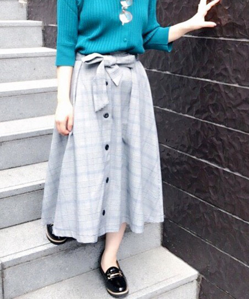 Cheek（チーク）の「フロント釦フレアーチェックスカート（スカート・レディース・ブルー/レッド・MEDIUM）」の3枚目の写真